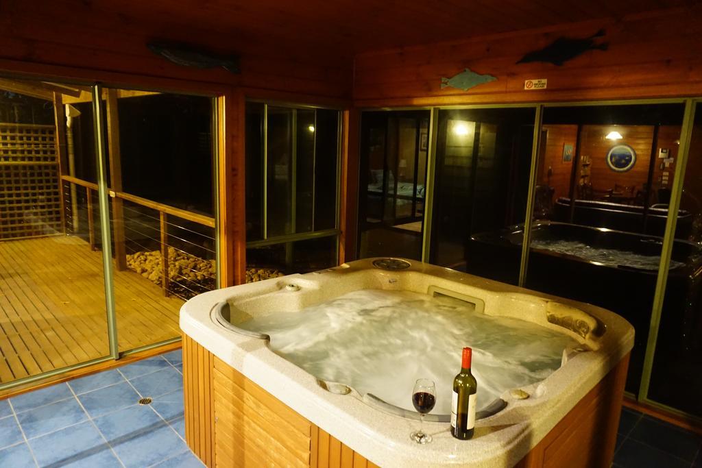 Southern Anchorage Retreat Wattle Hill Экстерьер фото